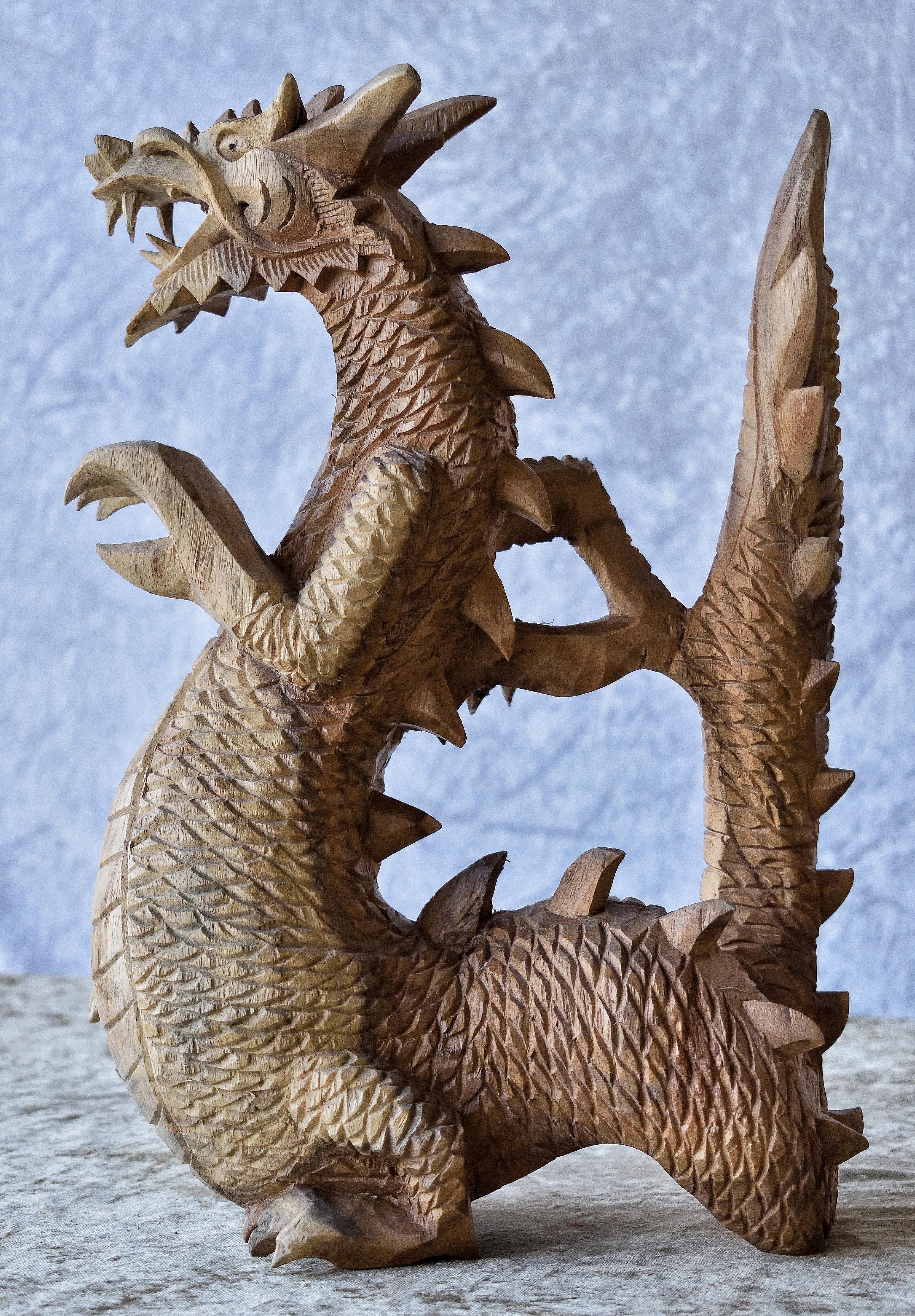 Statue dragon chinois en bois de suar 30cm - LES TRESORS DE BALI